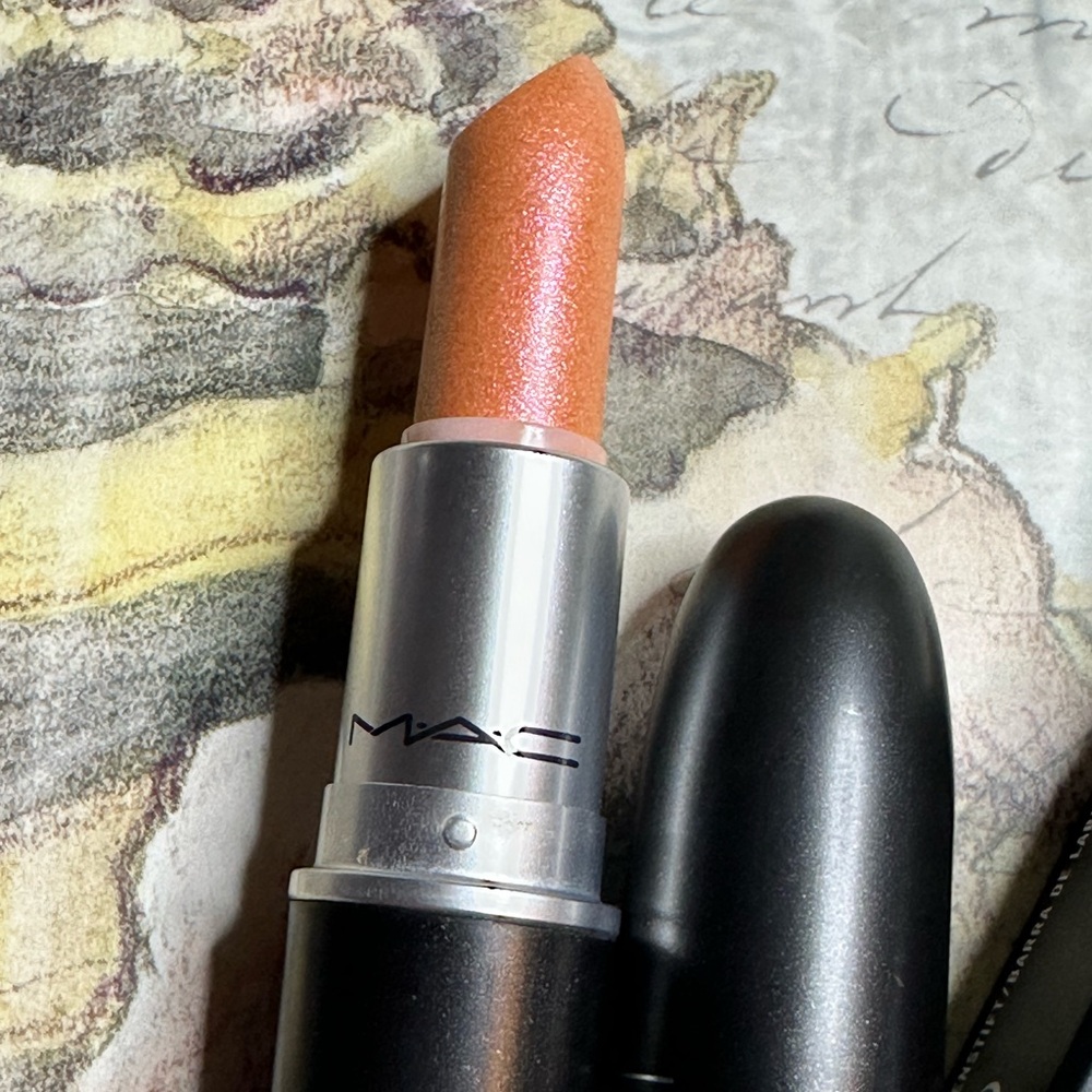 RARE! MAC COSMETICS BNIB GLARINGLY HIP DAZZLE Lipstick RARE to find Limited HTF - Picture 3 of 6